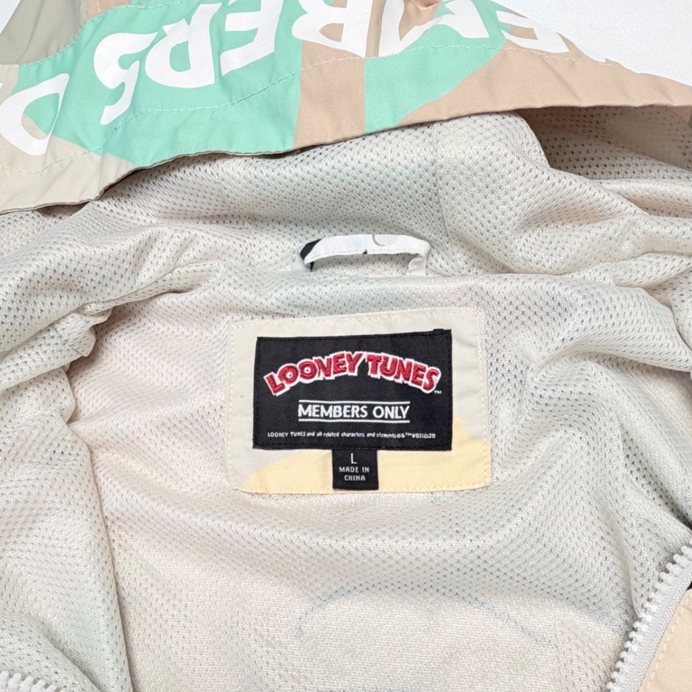 Members Only Looney Tunes Large Pastel Camo Windbreaker Jacket Mens Bugs Bunny - Picture 2 of 12